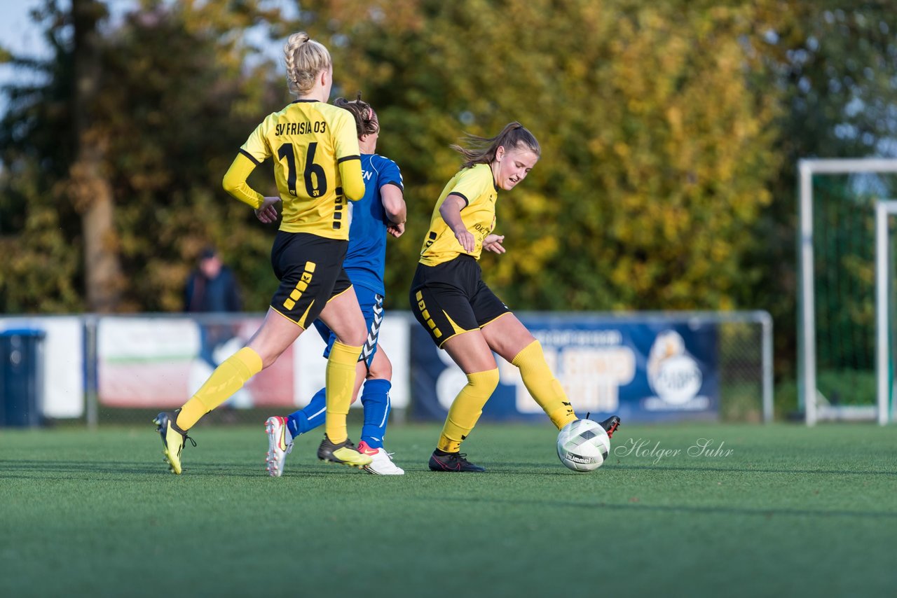 Bild 127 - F SSC Hagen Ahrensburg - SV Frisia 03 Risum-Lindholm : Ergebnis: 2:0